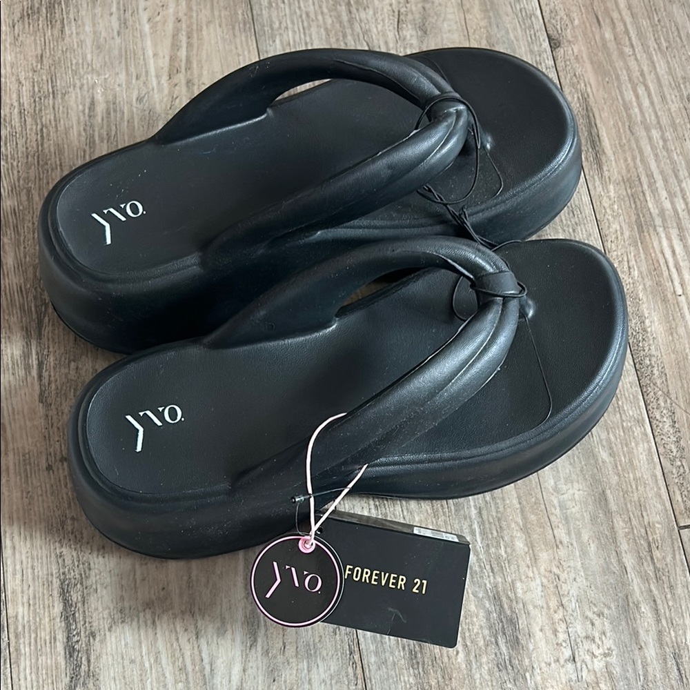 Forever 21 Black Platform Sandals